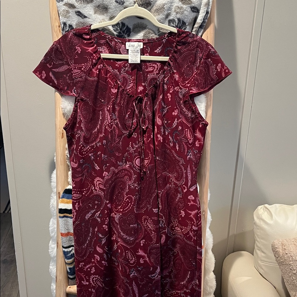 Tie-Neck Midi Dress in Burgundy Paisley